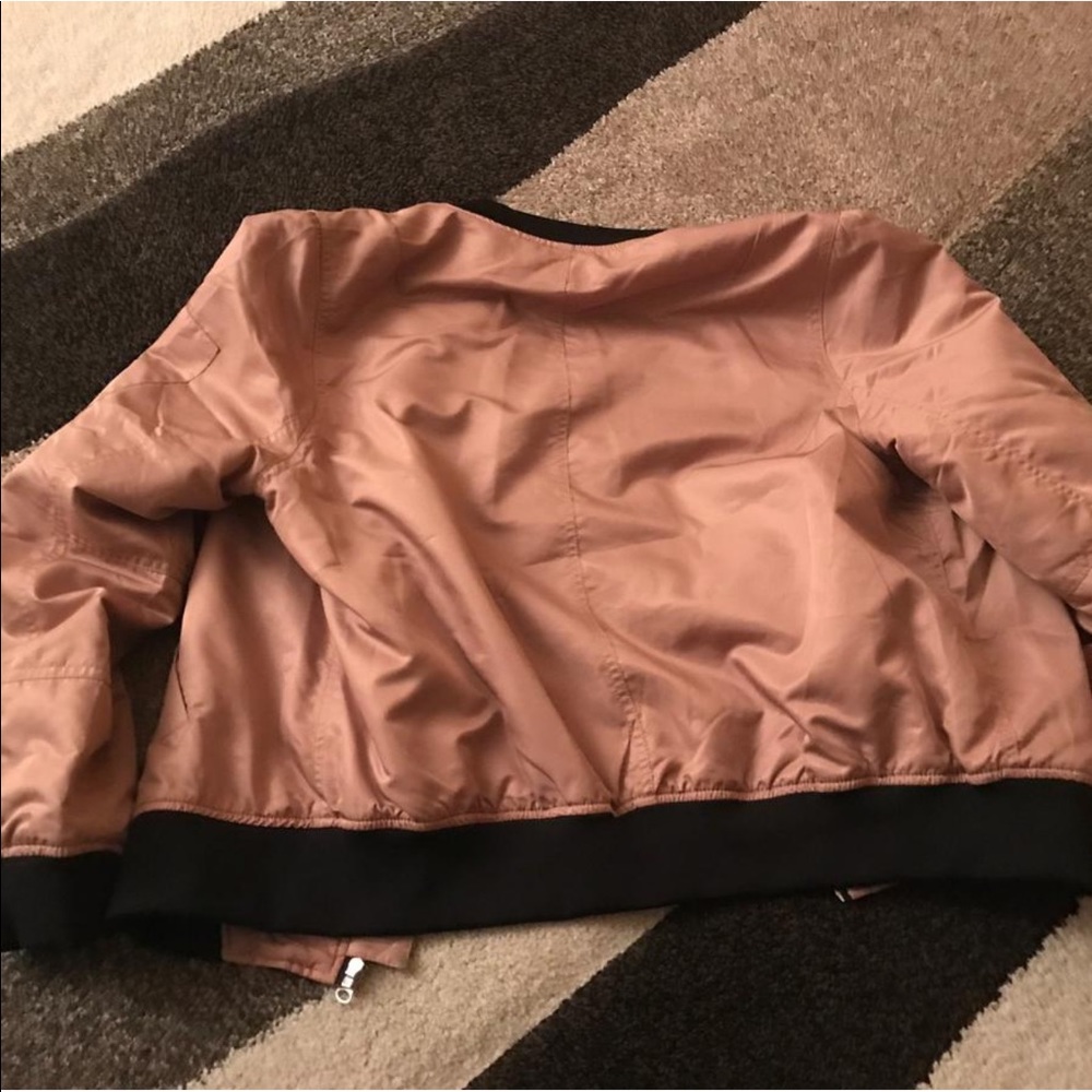 Cropped Zipper Bomber Jacket - Picture 4 of 9